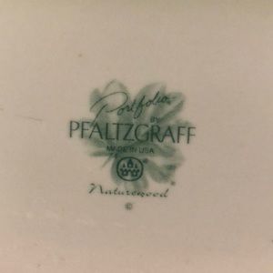 Pfaltzgraff Dining - Pfaltzgraff butter dish Pfaltzgraff Dining - Pfaltzgraff butter dish